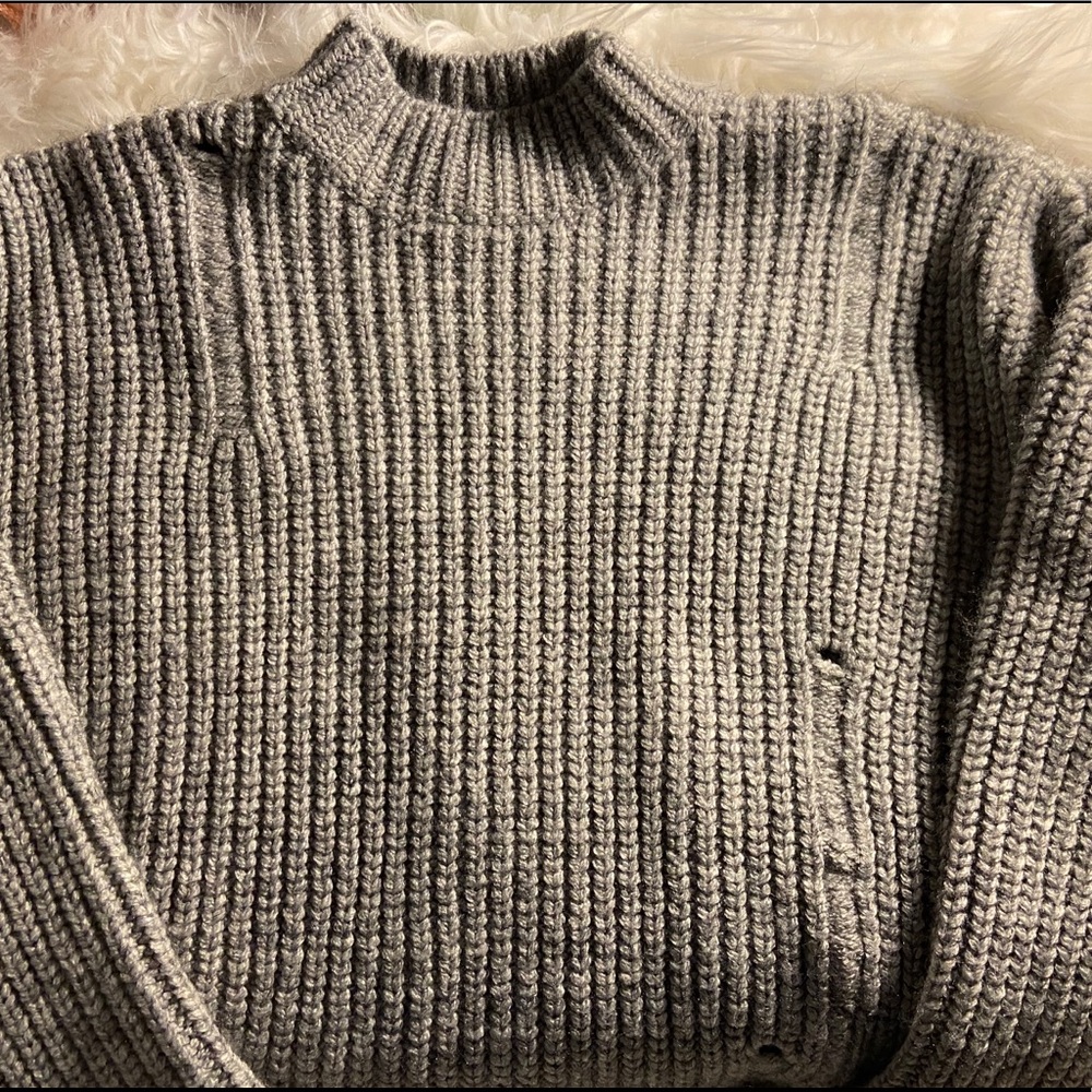 FOREVER 21 || Cropped Gray Sweater